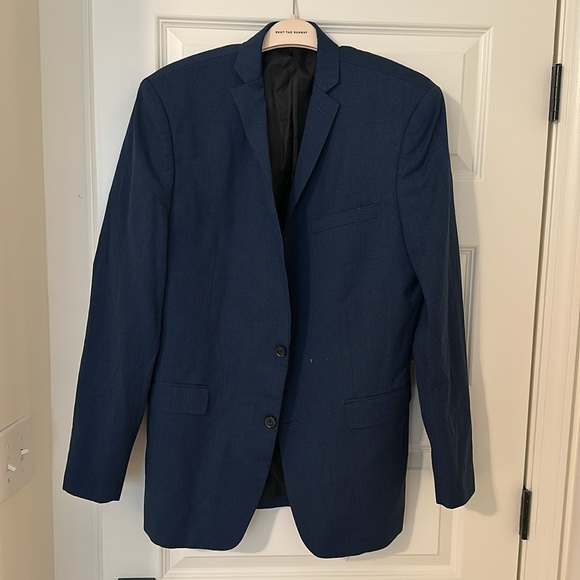Macys Bar III slim fit blue suit
Jacket is a 44 Long
Pants are 36x34 - Picture 4 of 8